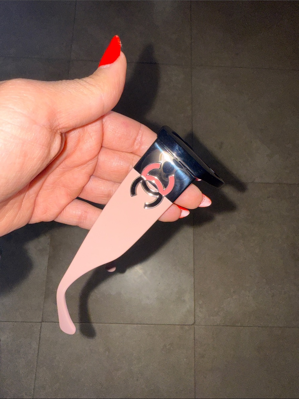 Chanel oval sunglasses - Picture 4 of 5